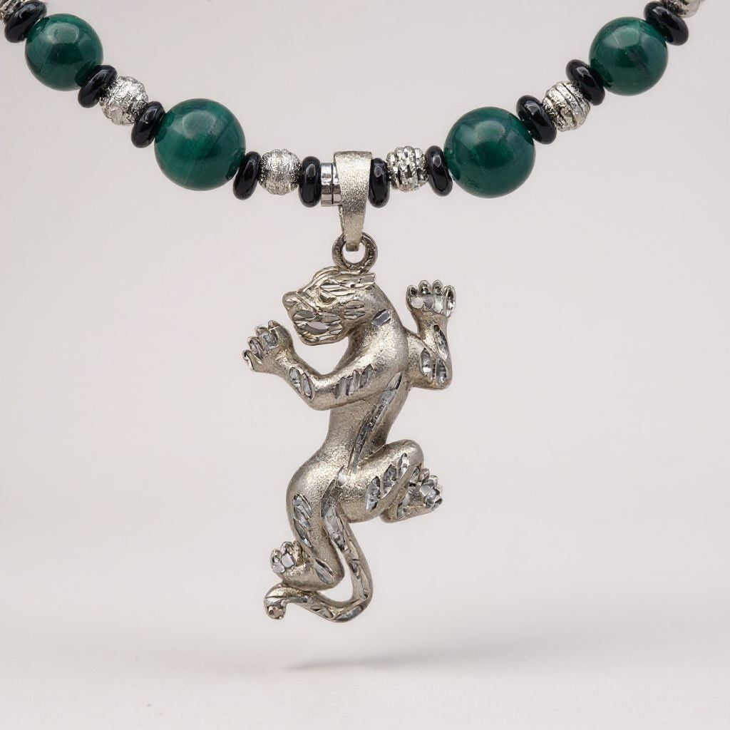 Malachit Energie Kette mit Anhänger Panther Sterlingsilber 925er rhodiniert Herzchakra
