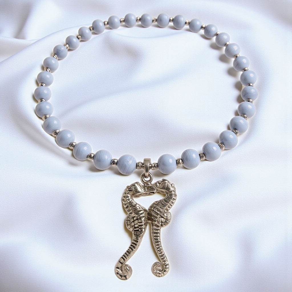 blauer Chalcedon Energie Kette mit Anhänger zwei Seepferdchen Sterlingsilber 925er rhodiniert Halschakra